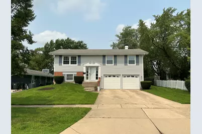840 Heather Lane, Hoffman Estates, IL 60169 - Photo 1