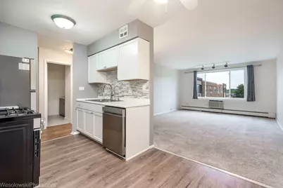 1375 Rebecca Drive #408, Hoffman Estates, IL 60169 - Photo 3