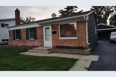 390 E Diane Drive, Buffalo Grove, IL 60089 - Photo 1