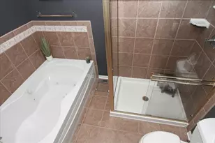 44 Lakebreeze Ct, Lake Zurich, IL 60047 - Photo 17