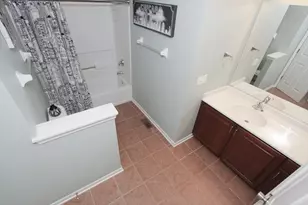 44 Lakebreeze Ct, Lake Zurich, IL 60047 - Photo 21