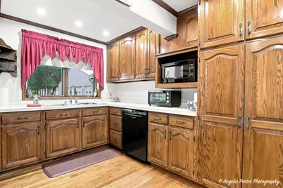 6424 McCullom Lake Road, Wonder Lake, IL 60097 - Photo 15