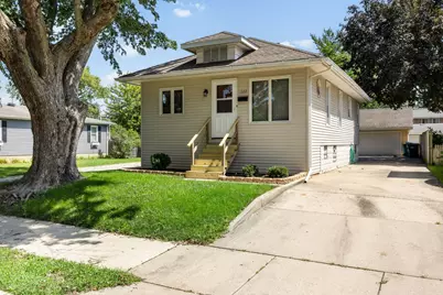 1322 N Prairie Avenue, Joliet, IL 60435 - Photo 1