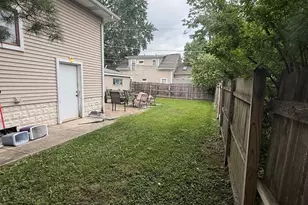 1682 Van Buren Ave, Des Plaines, IL 60018 - Photo 23