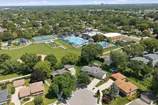 127 Barrett Ln, Schaumburg, IL 60193 - Photo 25