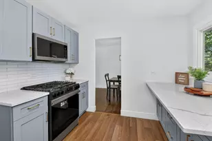 730 Hillcrest Blvd, Hoffman Estates, IL 60169 - Photo 9