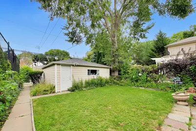2908 W Birchwood Avenue, Chicago, IL 60645 - Photo 39