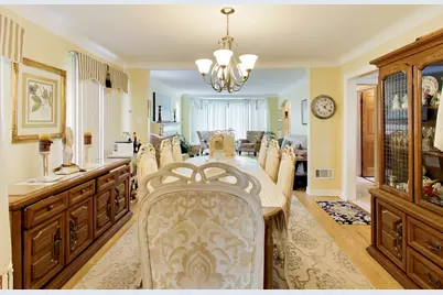 2908 W Birchwood Avenue, Chicago, IL 60645 - Photo 9