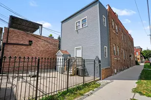 2257 W Hirsch St, Chicago, IL 60622 - Photo 15
