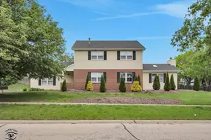 8348 Adbeth Ave, Woodridge, IL 60517 - Photo 3