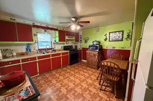 504 N Walnut St, Centralia, IL 62801 - Photo 5