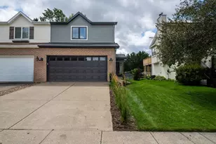 2741 Arrowhead Dr, Bloomington, IL 61704 - Photo 25