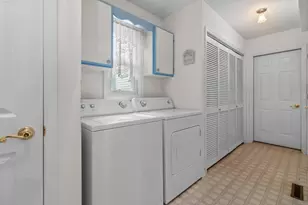 801 Victoria Dr, Woodstock, IL 60098 - Photo 17