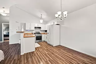 4455 Timber Ridge Ct, Joliet, IL 60431 - Photo 9