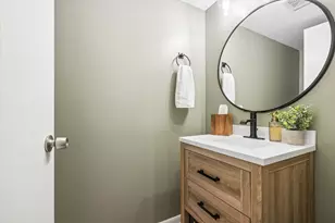 1676 Kennsington Ln, Crystal Lake, IL 60014 - Photo 11