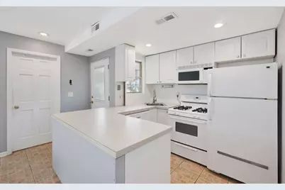 2833 N Francisco Avenue, Chicago, IL 60618 - Photo 23