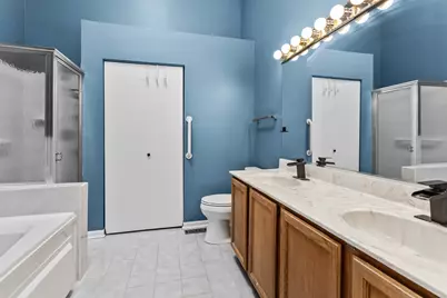 933 W Essex Place, Arlington Heights, IL 60004 - Photo 9