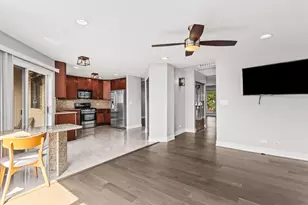 933 W Essex Pl, Arlington Heights, IL 60004 - Photo 5