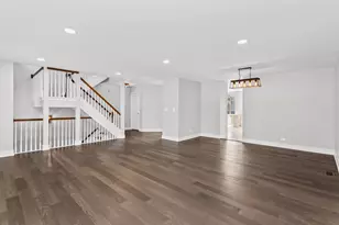 933 W Essex Pl, Arlington Heights, IL 60004 - Photo 3