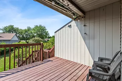 933 W Essex Place, Arlington Heights, IL 60004 - Photo 17
