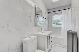 6 S Monterey Ave, Villa Park, IL 60181 - Photo 9