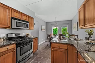 615 Perrie Dr, Elk Grove Village, IL 60007 - Photo 9