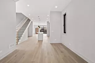 6641 S Evans Ave, Chicago, IL 60637 - Photo 3