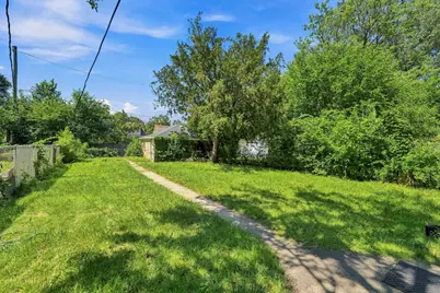10152 S Bensley Avenue, Chicago, IL 60617 - Photo 9