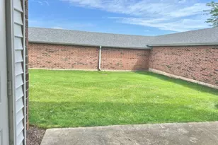1363 Cunat Ct, Lake in the Hills, IL 60156 - Photo 17