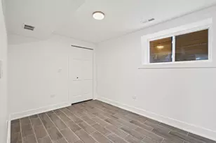 3934 N Sawyer Ave, Chicago, IL 60618 - Photo 13