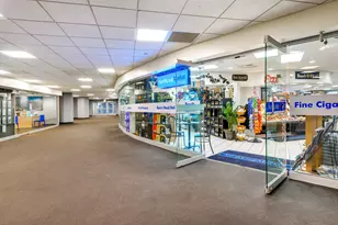 300 N State St, Chicago, IL 60654 - Photo 17