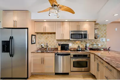 300 N State Street #4709, Chicago, IL 60654 - Photo 7