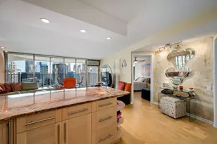 300 N State St, Chicago, IL 60654 - Photo 9
