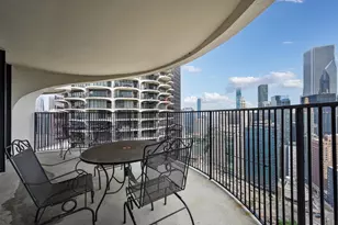 300 N State St, Chicago, IL 60654 - Photo 13