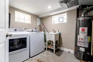 12442 S Throop St, Calumet Park, IL 60827 - Photo 17