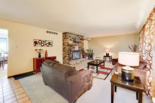 18026 State Line Ave, Lansing, IL 60438 - Photo 5