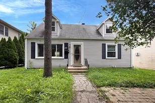 830 N Loomis St, Naperville, IL 60563 - Photo 1