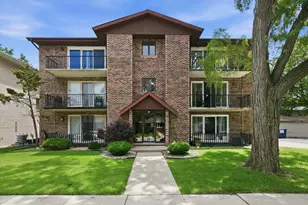 9535 S 54th Ave, Oak Lawn, IL 60453 - Photo 1