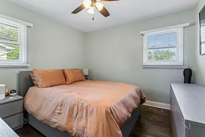 5814 Essex Road, Oak Forest, IL 60452 - Photo 9