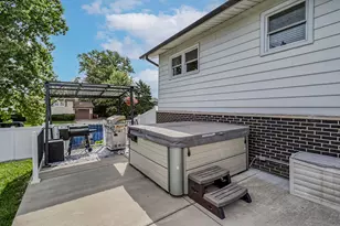 5814 Essex Rd, Oak Forest, IL 60452 - Photo 15