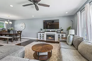 5814 Essex Rd, Oak Forest, IL 60452 - Photo 3