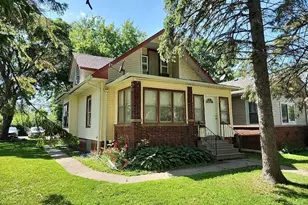 28 S Fulton Ave, Waukegan, IL 60085 - Photo 1