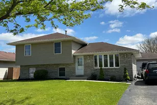 6908 Townsend Blvd, Plainfield, IL 60586 - Photo 1