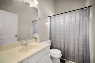 4245 Peartree Dr, Lake in the Hills, IL 60156 - Photo 11