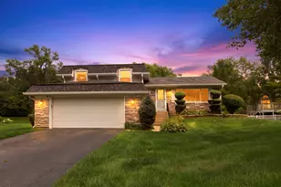 4425 Thornbark Ct, Hoffman Estates, IL 60192 - Photo 1