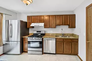 912 Manchester Cir, Schaumburg, IL 60193 - Photo 9
