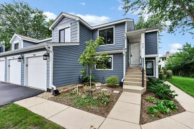 912 Manchester Circle #-, Schaumburg, IL 60193 - Photo 3