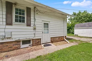 1626 W Clark St, Champaign, IL 61821 - Photo 33