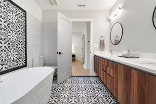1459 W Superior St, Chicago, IL 60642 - Photo 17