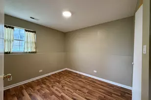 301 Cherrywood Ct, Vernon Hills, IL 60061 - Photo 13